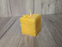 Würfelkerze im Wabenmuster – handgemachte Bienenwachskerze aus 100 % reinem Bienenwachs – nachhaltige Deko & Geschenkidee – rußarm, natürlicher Honigduft – ca. 6 Std. Brenndauer