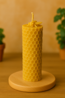 Stumpenkerze mit Biene aus 100% Bienenwachs