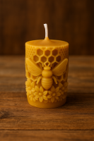 Handgemachte Bienenwachskerze mit Biene – 100 %...